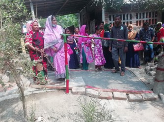 Picture of SHOMOTA field visited by Upazila vice Cahiraman, DPHE, Education department and Union Parishad as a part of Horizontal learning sharing event 